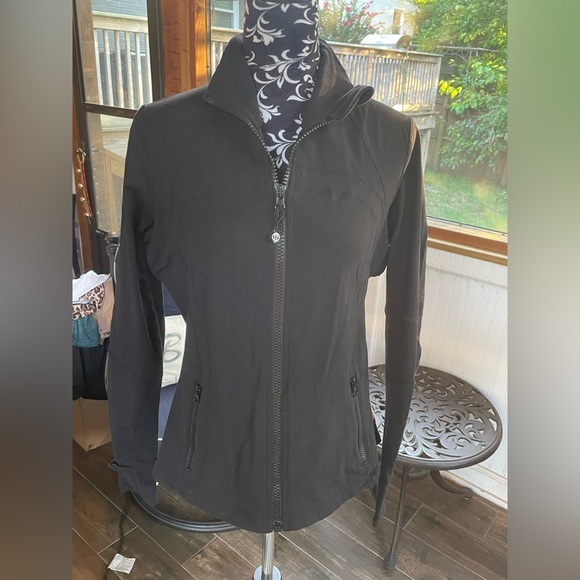 Lululemon Define Slim Fit Jacket
Black - Picture 3 of 12